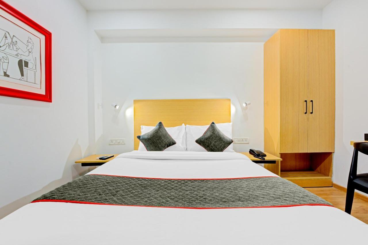 Oyo Townhouse 74871 Thoraipakkam Hotel Chennai Exterior foto