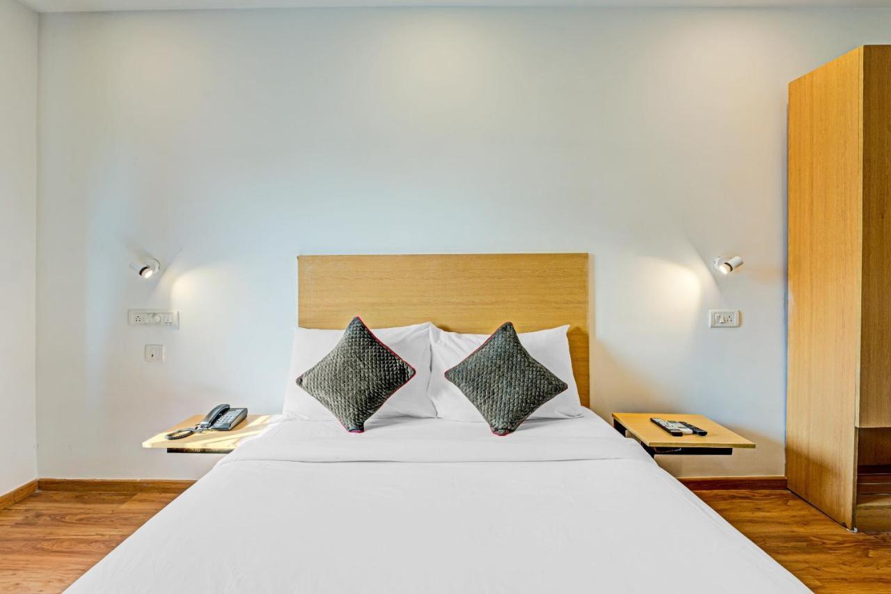 Oyo Townhouse 74871 Thoraipakkam Hotel Chennai Exterior foto