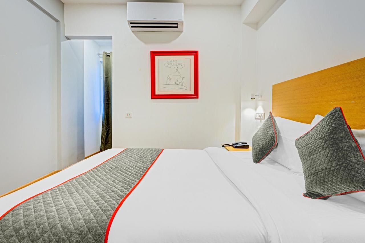 Oyo Townhouse 74871 Thoraipakkam Hotel Chennai Exterior foto